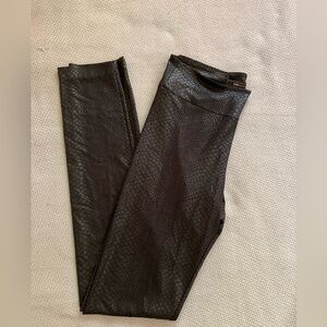 BCBGMaxAzria Black Snake Skin Textured Leggings